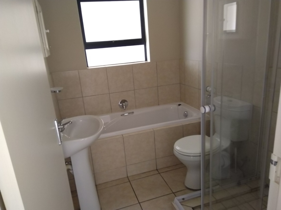To Let 2 Bedroom Property for Rent in Burgundy Estate Western Cape